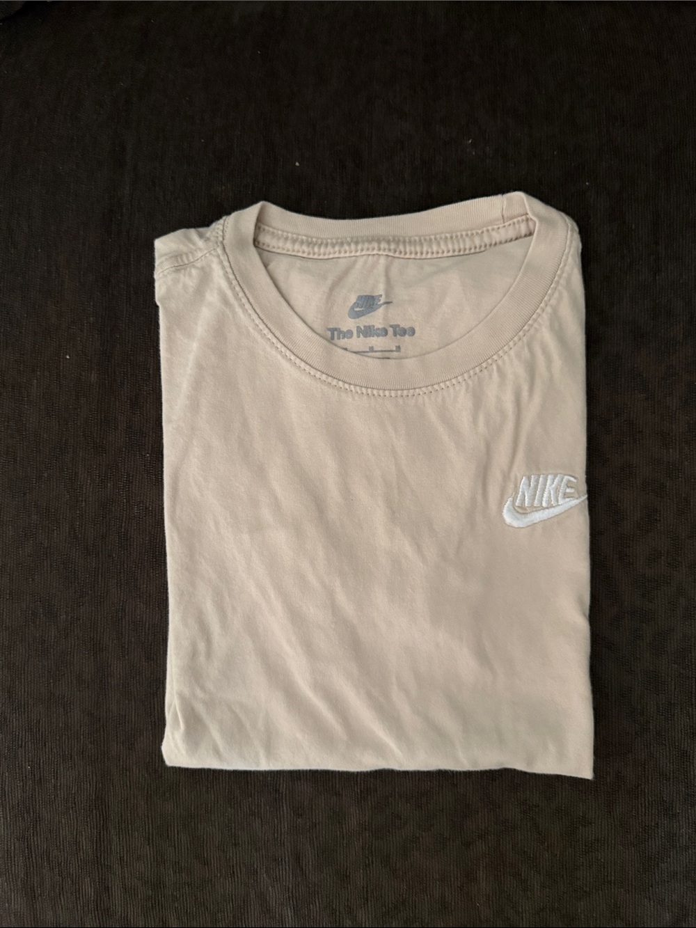 Nike Sportswear Club Swoosh Tee in Light Beige size M